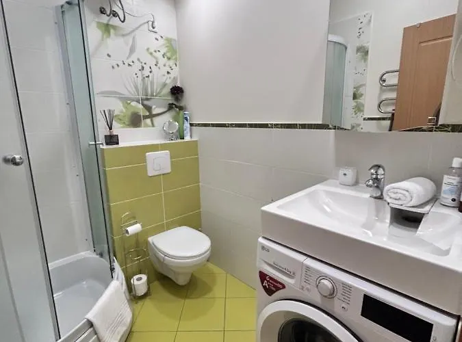 Center , , 5 Min To The Sea شقة *